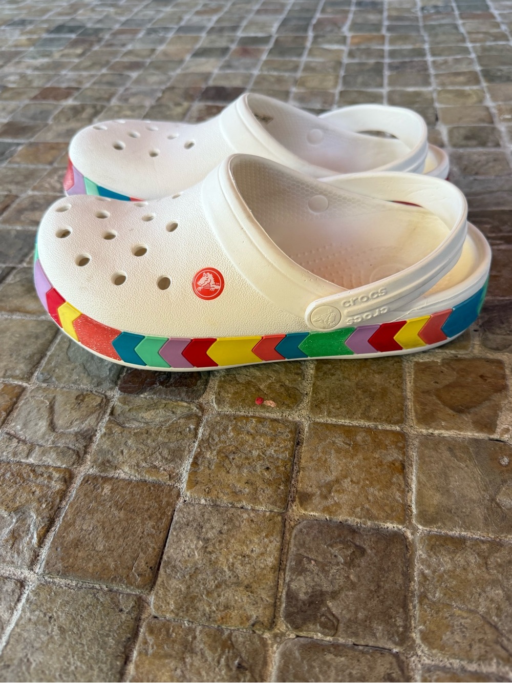 Crocs Classic Clog with Rainbow Chevron Trim - White - Picture 4 of 6